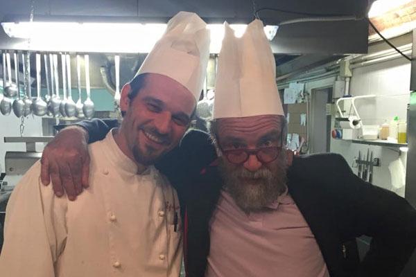 Ristorante Pepenero a San Miniato, selfie Chef Gilberto Rossi con ospiti Vip