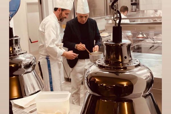 Ristorante Pepenero a San Miniato, selfie Chef Gilberto Rossi con ospiti Vip
