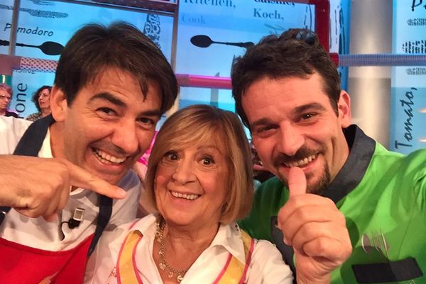 Ristorante Pepenero a San Miniato, selfie Chef Gilberto Rossi con ospiti Vip