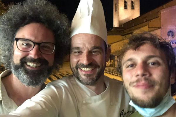 Ristorante Pepenero a San Miniato, selfie Chef Gilberto Rossi con ospiti Vip