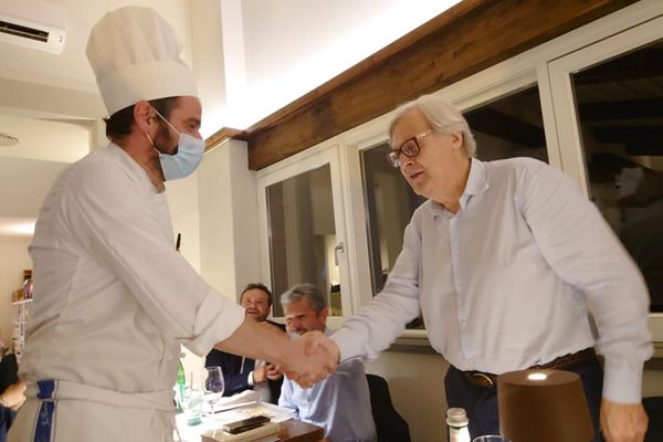 Ristorante Pepenero a San Miniato, selfie Chef Gilberto Rossi con ospiti Vip