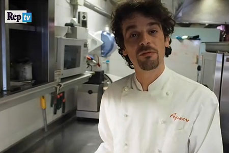 Gilberto Rossi, ristorante Pepenero prepara i tagliolini al tartufo